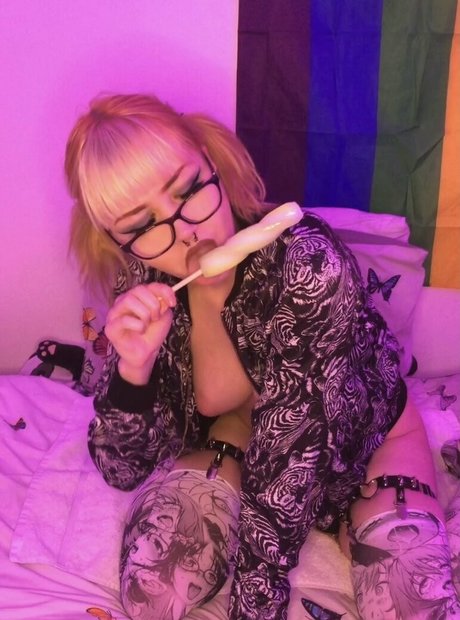 sweet tabasco bitch スター 裸 画像