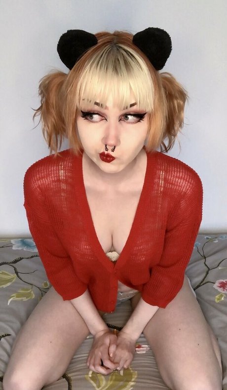 レズビアン ストラップオン OnlyFans 無料ヌード ギャラリー