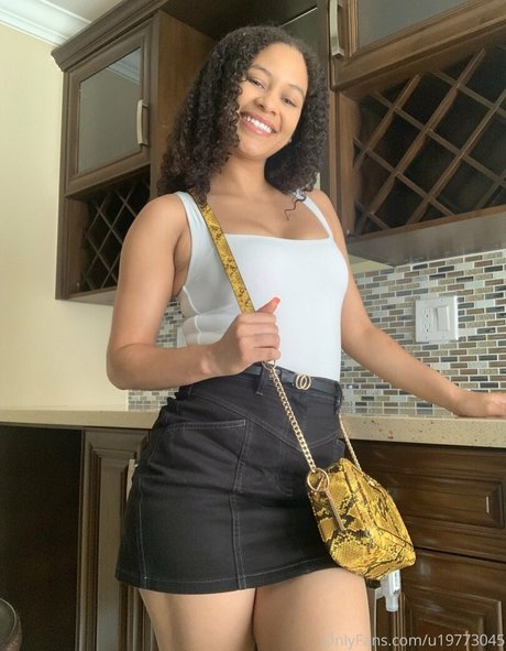 LuvaLuva xxxモデル 写真