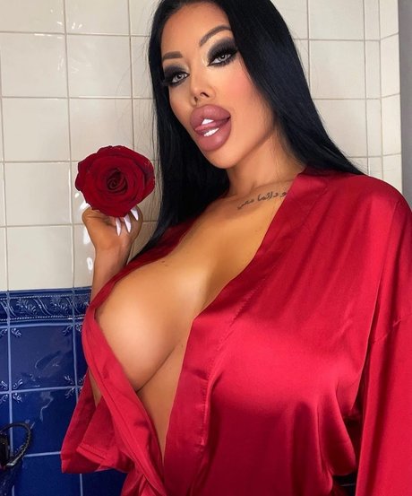 Lara Frost 美しいスター 画像