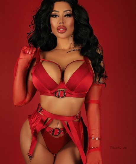 Lara Frost 美しい女優 画像