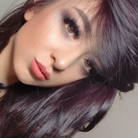 シシーオンリーファンズ セクシー裸 写真