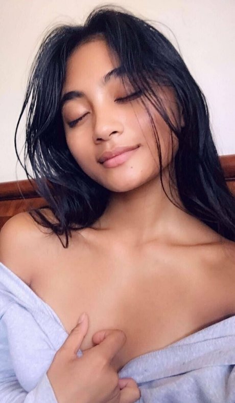 裸のトゥインクOnlyFans xxx 写真