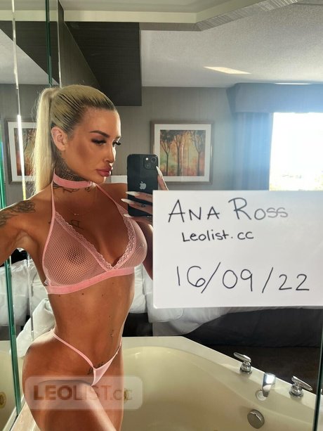 Elodie Baillargeon Roy アート女優 写真