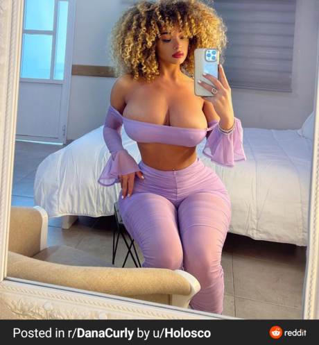 Dana Curly 高品質のポルノスター 画像