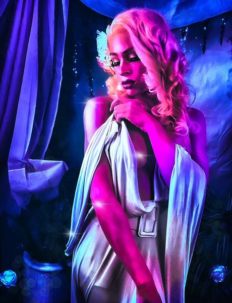 Persephiroth エロティック女優 画像