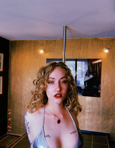 empressscarlett かわいいポルノスター 写真