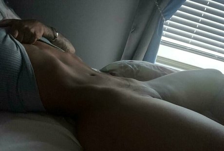 ブルネットのPOV OnlyFans ポルノ 写真