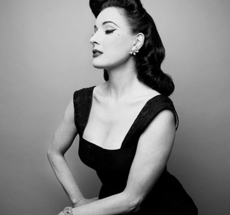 Allison Scagliotti ポルノスター ホット 写真