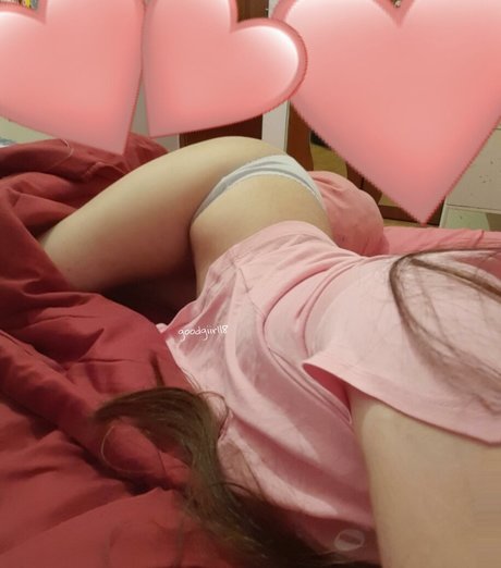 18歳のOnlyFans 美しいポルノ 画像