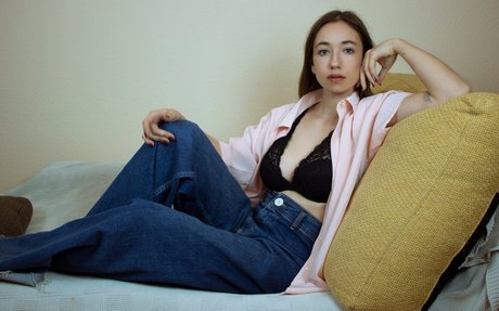 Lada Amores ホット女優 画像