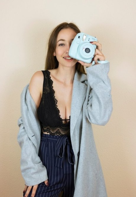 Lada Amores アートポルノスター 写真