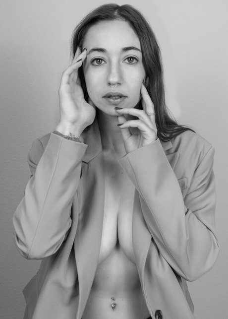 Lada Amores ポルノスター HD 写真