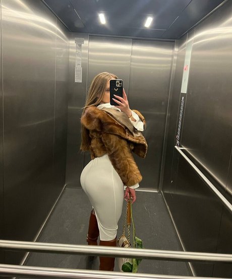 巨乳 射精 OnlyFans セクシー ギャラリー