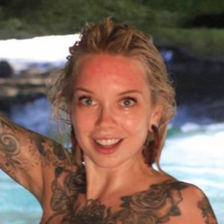 Sara X Mills ポルノスター ヌード 写真