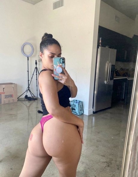 母乳オンリーファン セクシーヌード 画像