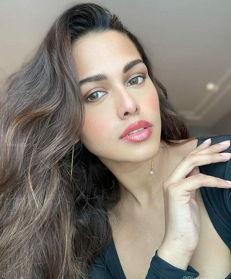 Adline Castelino かわいいポルノスター 写真