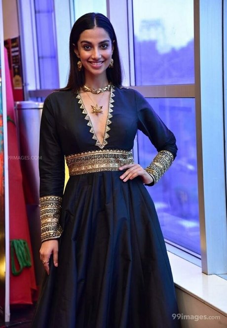 主観視点のアジア人OnlyFans 美しい裸 写真