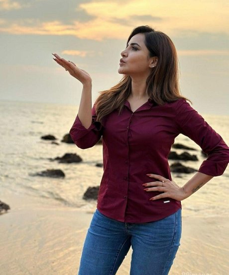 Ashu Reddy エロティック女優 写真