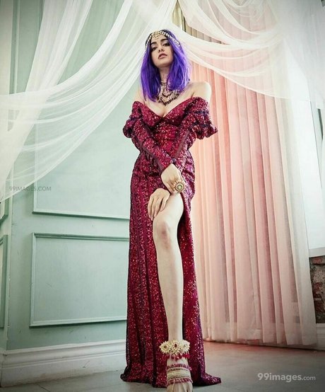 濃厚なラテン系熟女OnlyFans ヌード 写真