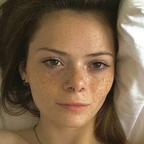 Okay fr セクシーモデル 写真