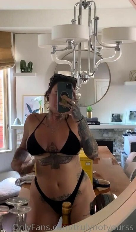 Yasmin Braga セックススター 写真