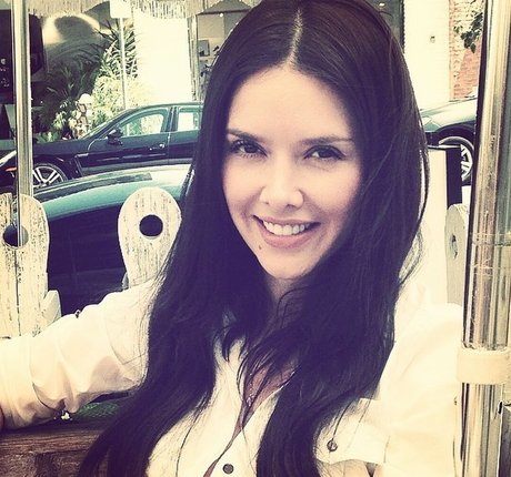 小柄なブロンドの熟女OnlyFans トップ 画像