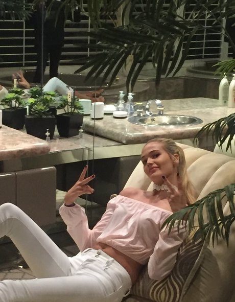 Noel Berry エロティックなスター 写真