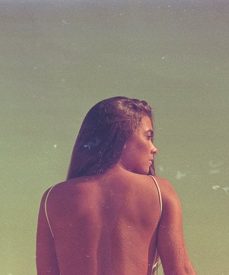 Valentina Grant ポルノモデル 写真