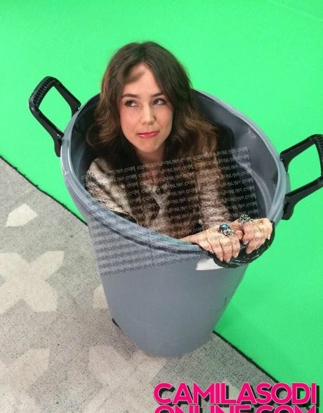 Camila Sodi 高品質のポルノスター 写真