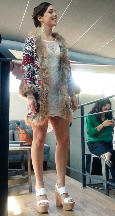 Camila Sodi スター ヌード ギャラリー