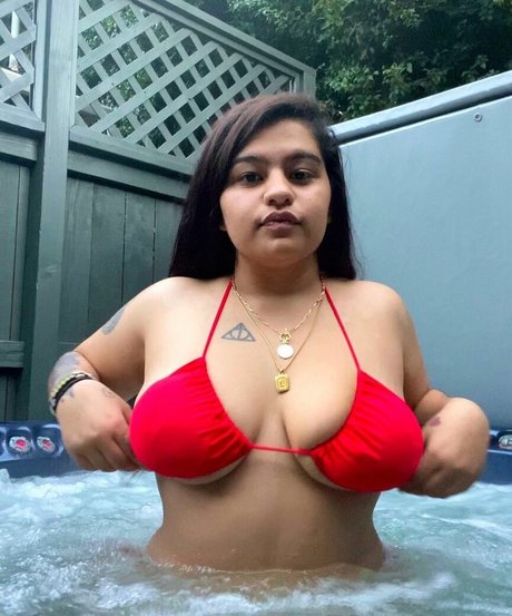 Lila Paulsen ポルノスター HD 画像