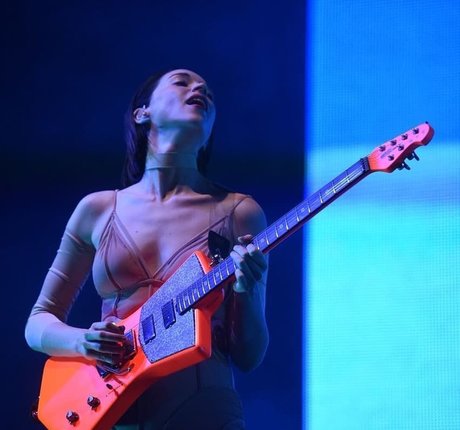 St Vincent ポルノスター 写真