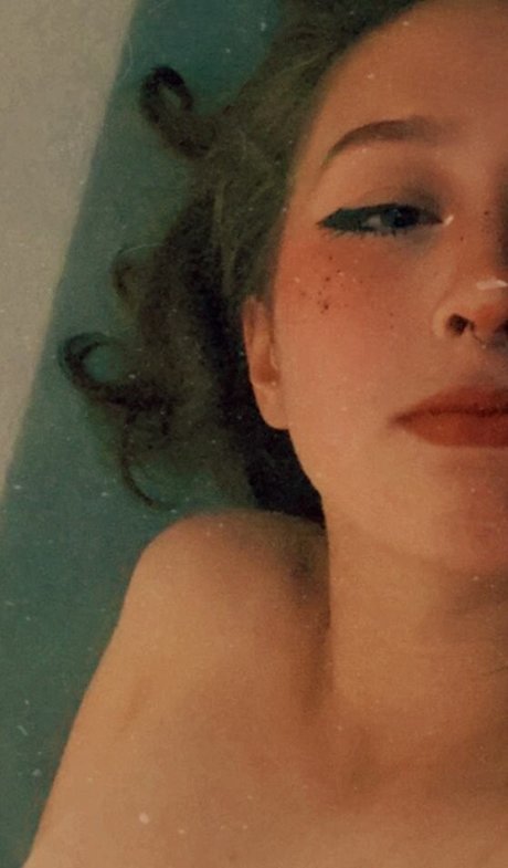 Tsuki Chan アダルト女優 写真