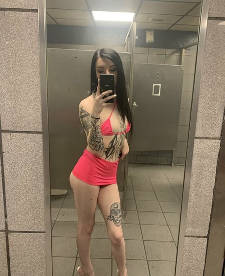 ButaneBunni エロティックなモデル 画像