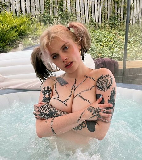 Miss Marilyn スター 裸 ギャラリー