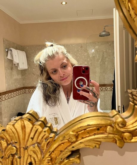 Miss Marilyn アート女優 写真