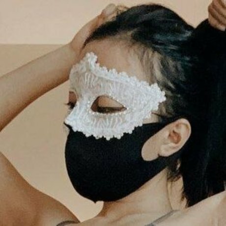 細身の巨乳OnlyFans ポルノ 画像