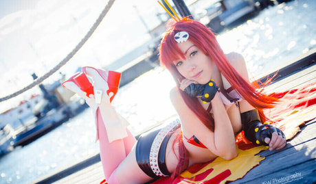 曲線美の赤毛OnlyFans セクシーヌード 写真