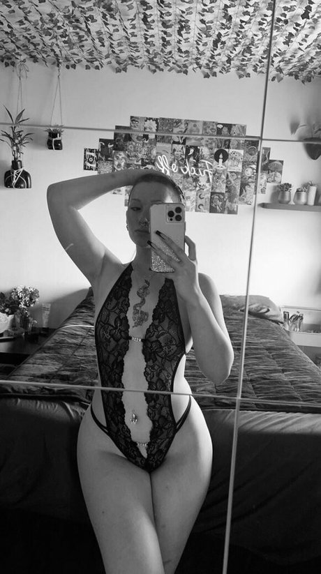 Ellie Summer セックスモデル 画像