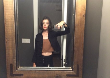 Carly Foulkes ホットスター 写真