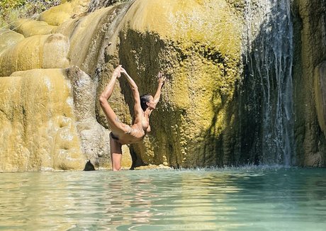 Evie Eternal ポルノスター ヌード 画像