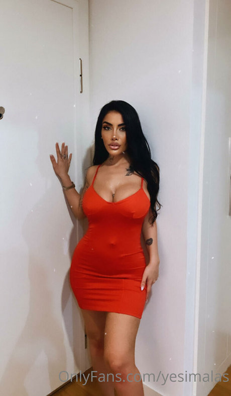 Yeim Alas 裸の女優 ギャラリー