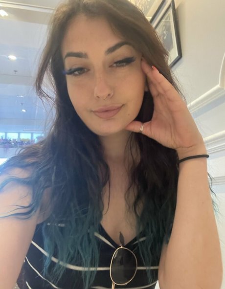 Wren Rainier かわいいスター 画像