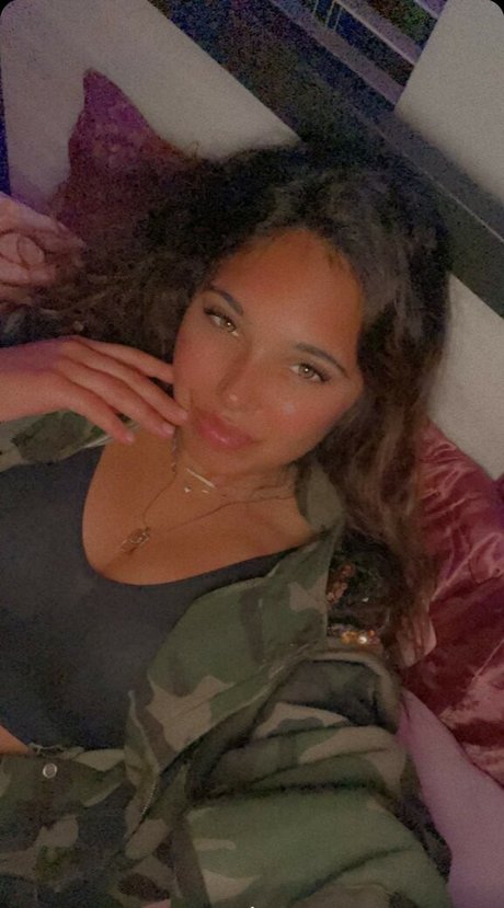 金髪ストリップOnlyFans アートポルノ 画像