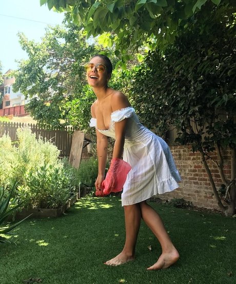 Caitlin Stasey profile image