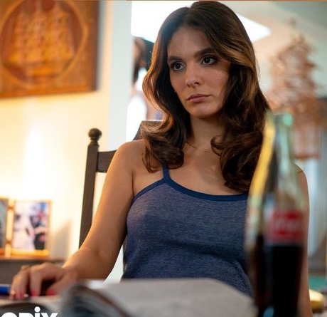 Caitlin Stasey ポルノスター 素敵 画像