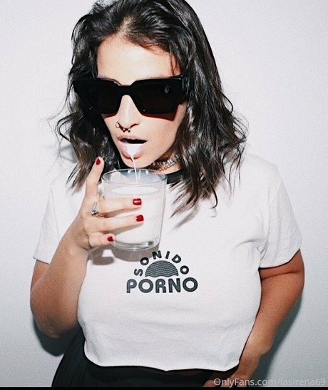 チンコを持つ女たち OnlyFans アートxxx 画像