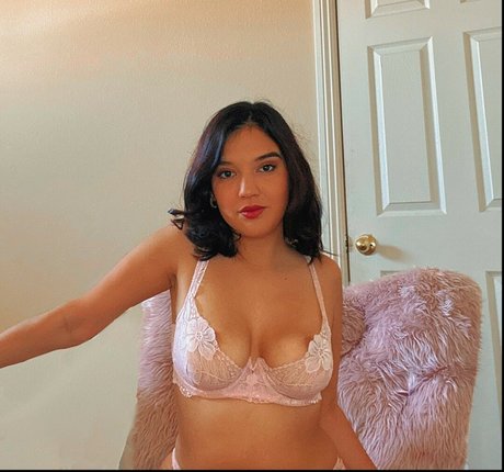 Valeria Flores エロティックなスター 写真