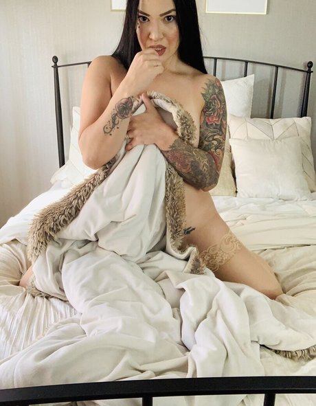 シシーオンリーファンズ アートヌード 画像